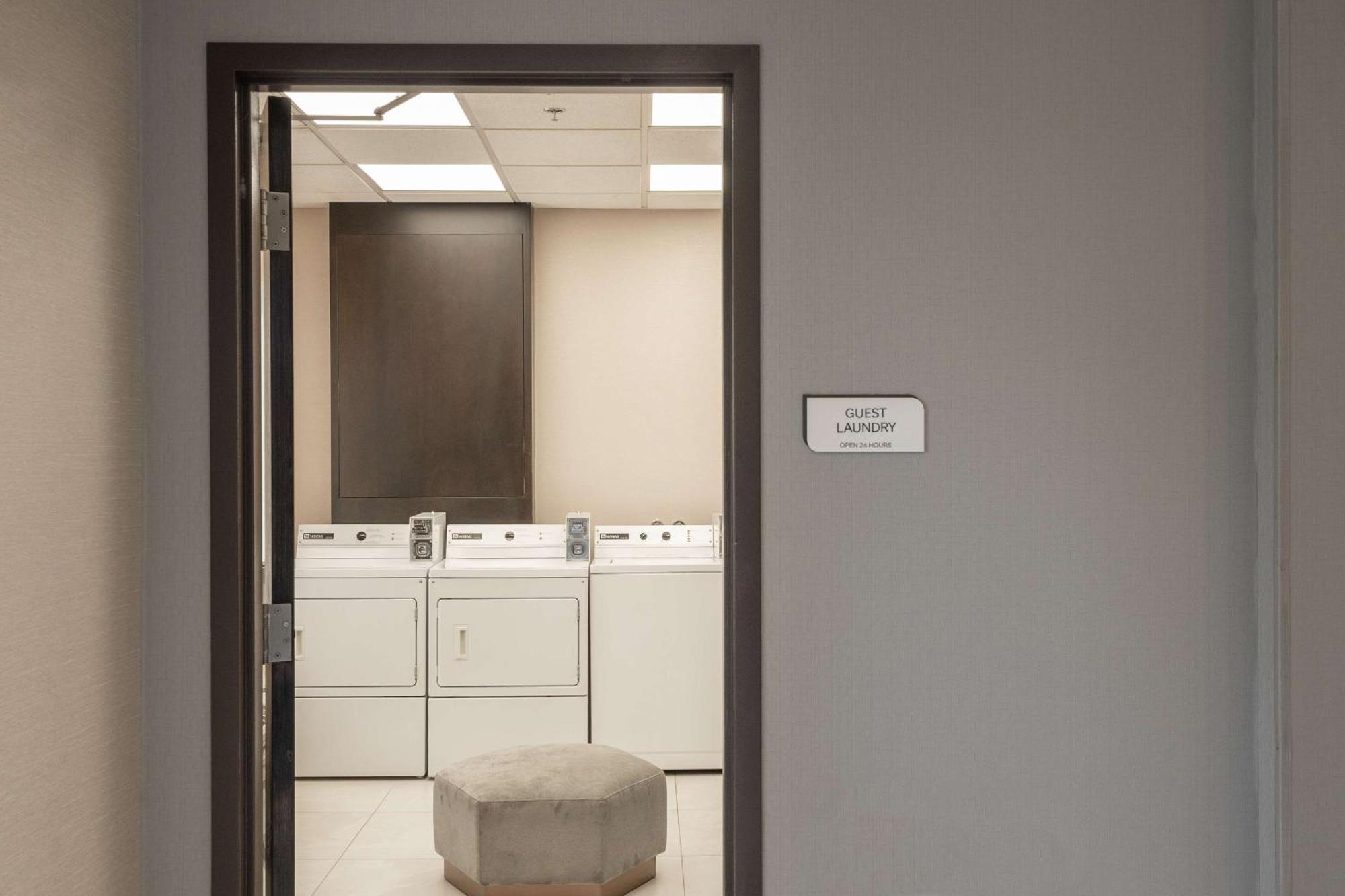 Hilton Garden Toronto/brampton Hotel 3*